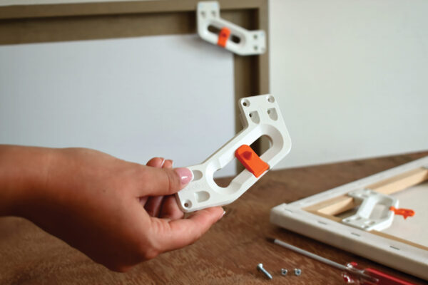 wallCLIXX_01_Hero_Precision_System_Haptic_Engagement